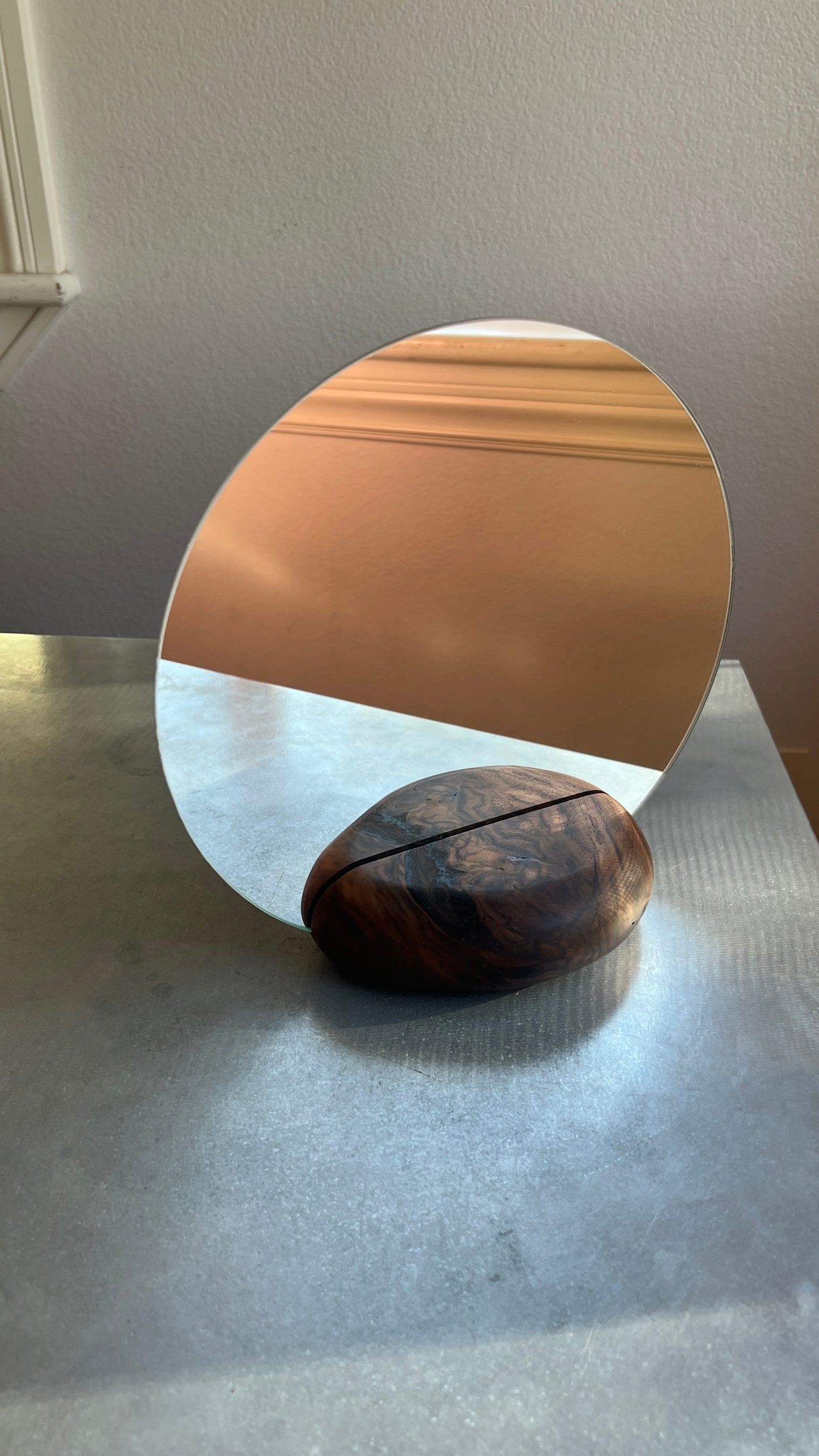 Otoczak | Handcrafted Mirror with Walnut Wood Base
