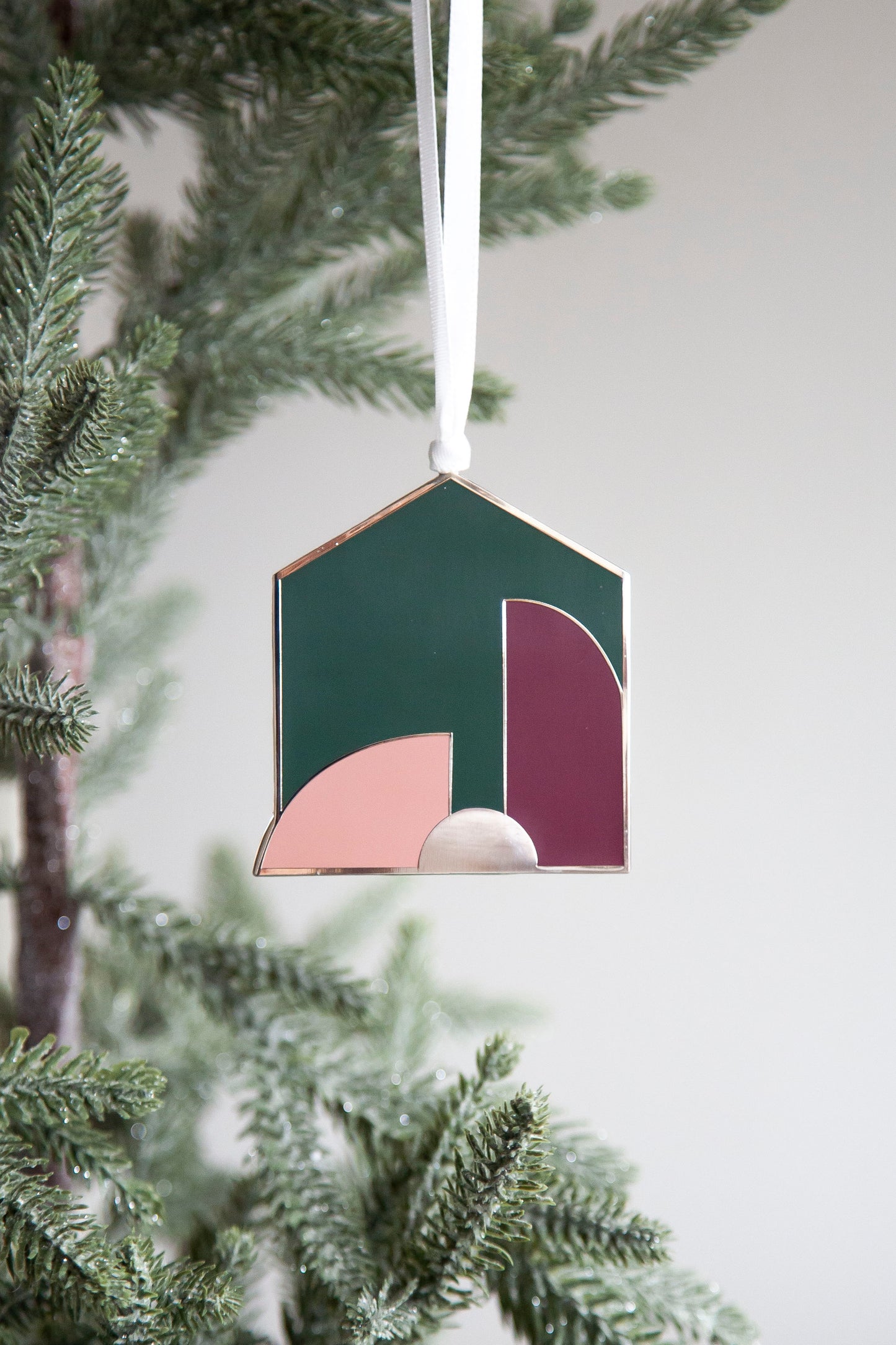 Szklo Modern Nativity Ornament© - Enamel or Translucent