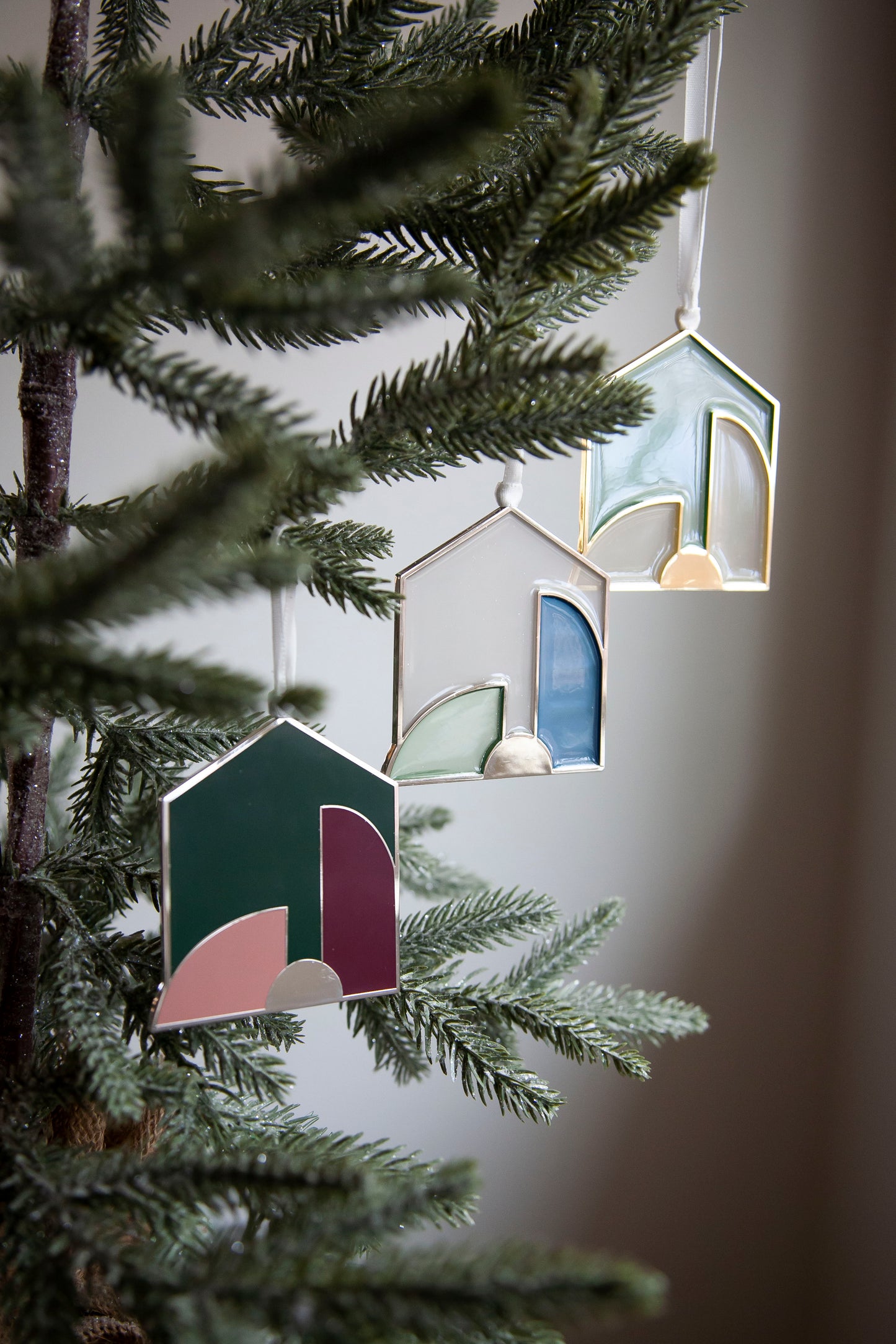 Szklo Modern Nativity Ornament© - Enamel or Translucent