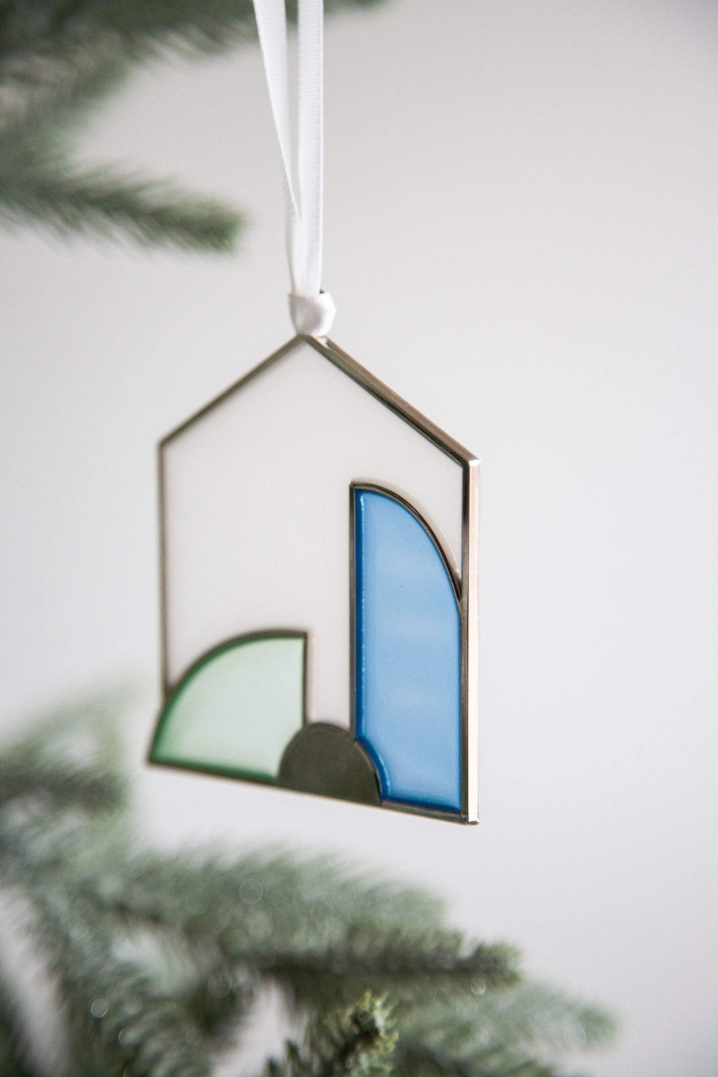 Szklo Modern Nativity Ornament© - Enamel or Translucent